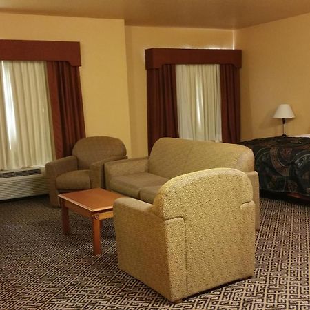 Hiway Inn Express Of Broken Bow Kamer foto